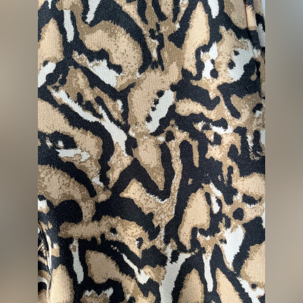 Raey Leopard Print Cropped Sweatpants - Picture 4 of 14